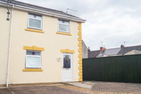 Merriotts, by Tŷ SA - 3 Bed House with Two Off Road Private Parking