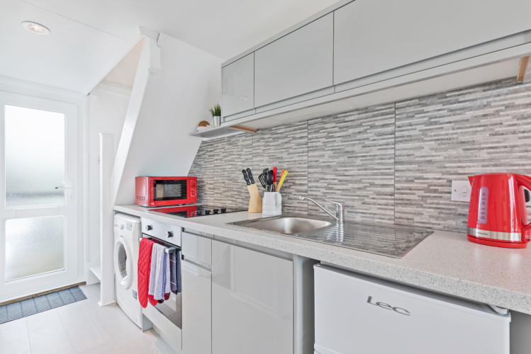 10 kitchenette with appliances scaled