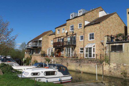 River Courtyard Apartment - River Terrace- St Neots