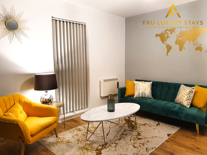 Fru serviced apartments accommodation plymouth centre airbnb booking.com shortterm longterm uk 14 manchester