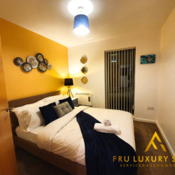 Fru serviced apartments accommodation plymouth centre airbnb booking.com shortterm longterm uk 15 manchester