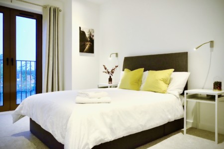 Are YOU a Travel Worker! – Awesome 1 Bedroom City Apartment with FREE Parking