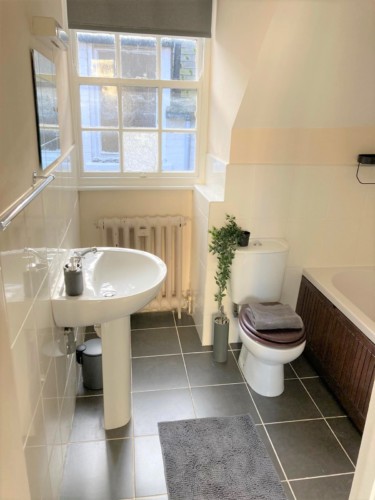 Flat 6 Mosley City View Bathroom Toilet 3