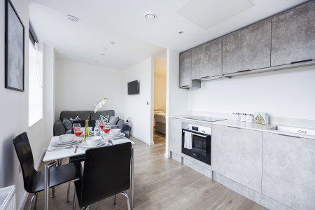BRAND NEW Apartment in Town centre - FREE WIFI!