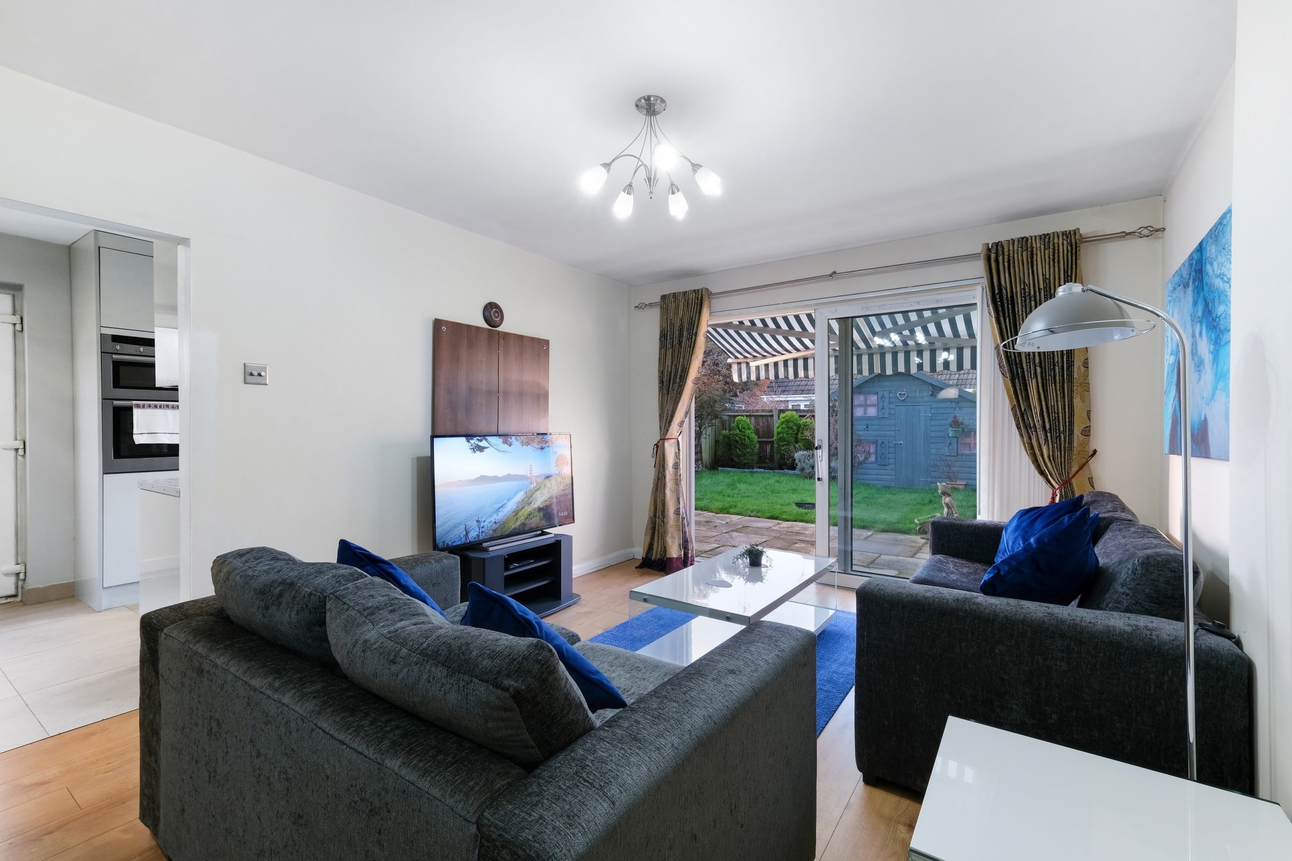 Cadwell Serviced 4 Bedroom house with Parking Maidenhead Serviced