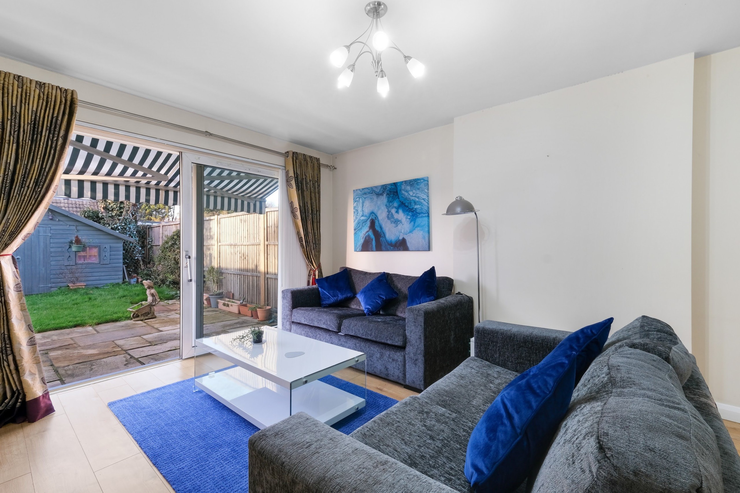 Cadwell Serviced 4 Bedroom house with Parking Maidenhead Serviced