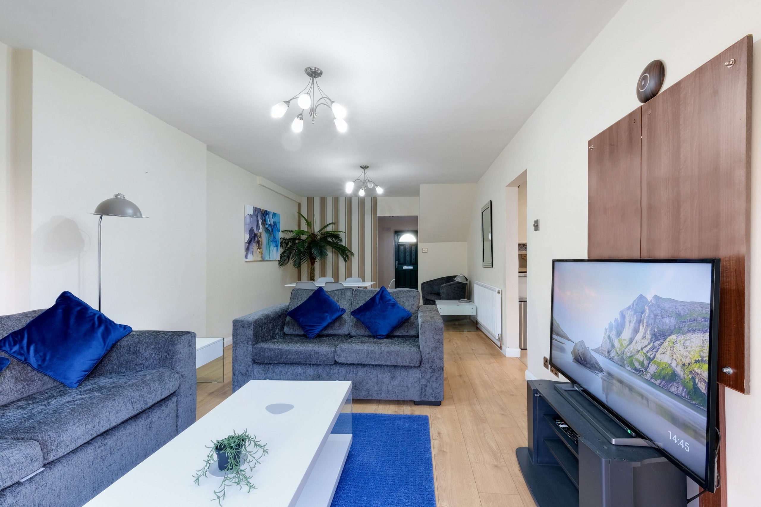 Cadwell Serviced 4 Bedroom house with Parking Maidenhead Serviced