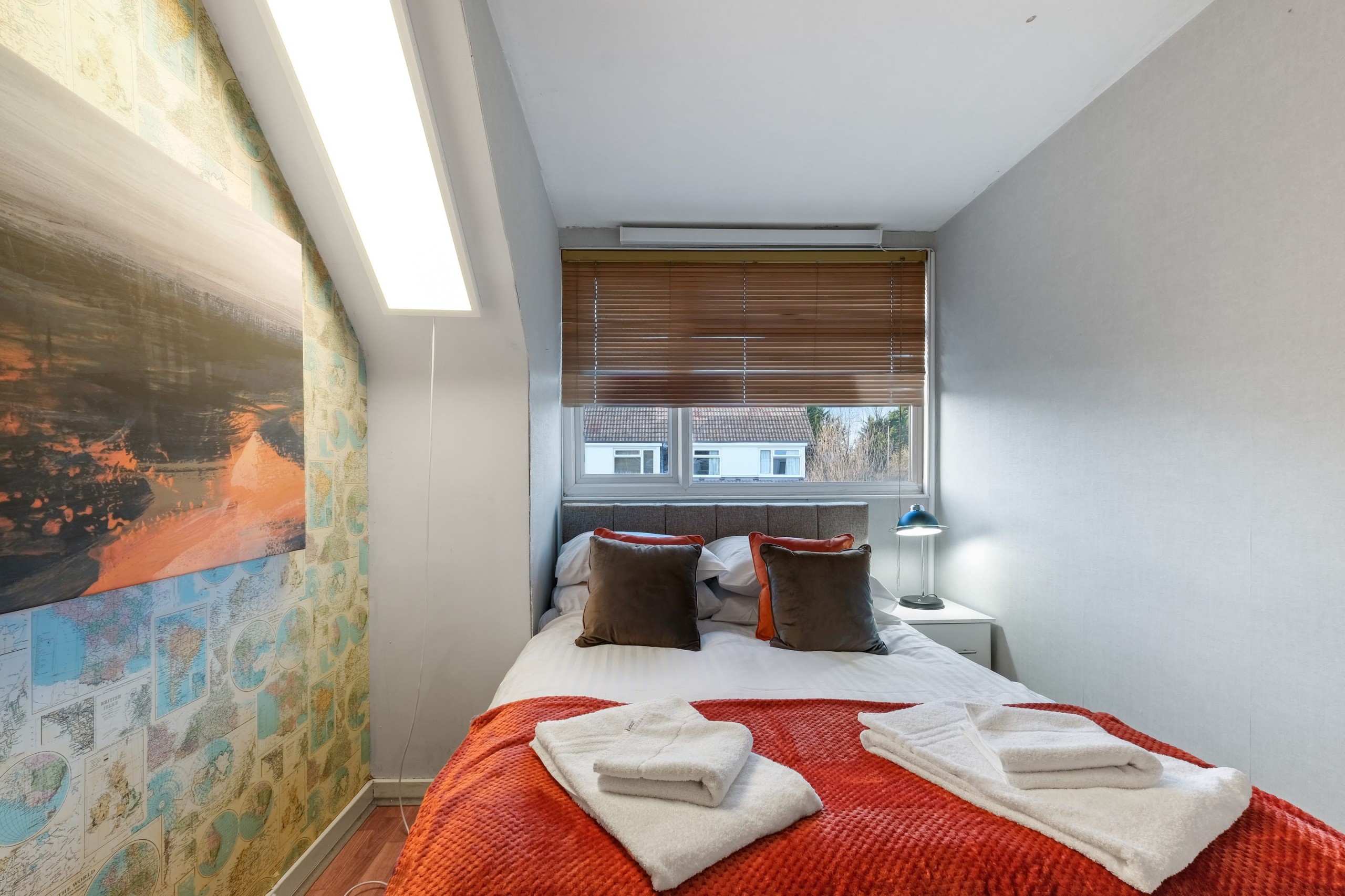 Cadwell Serviced 4 Bedroom house with Parking Maidenhead Serviced