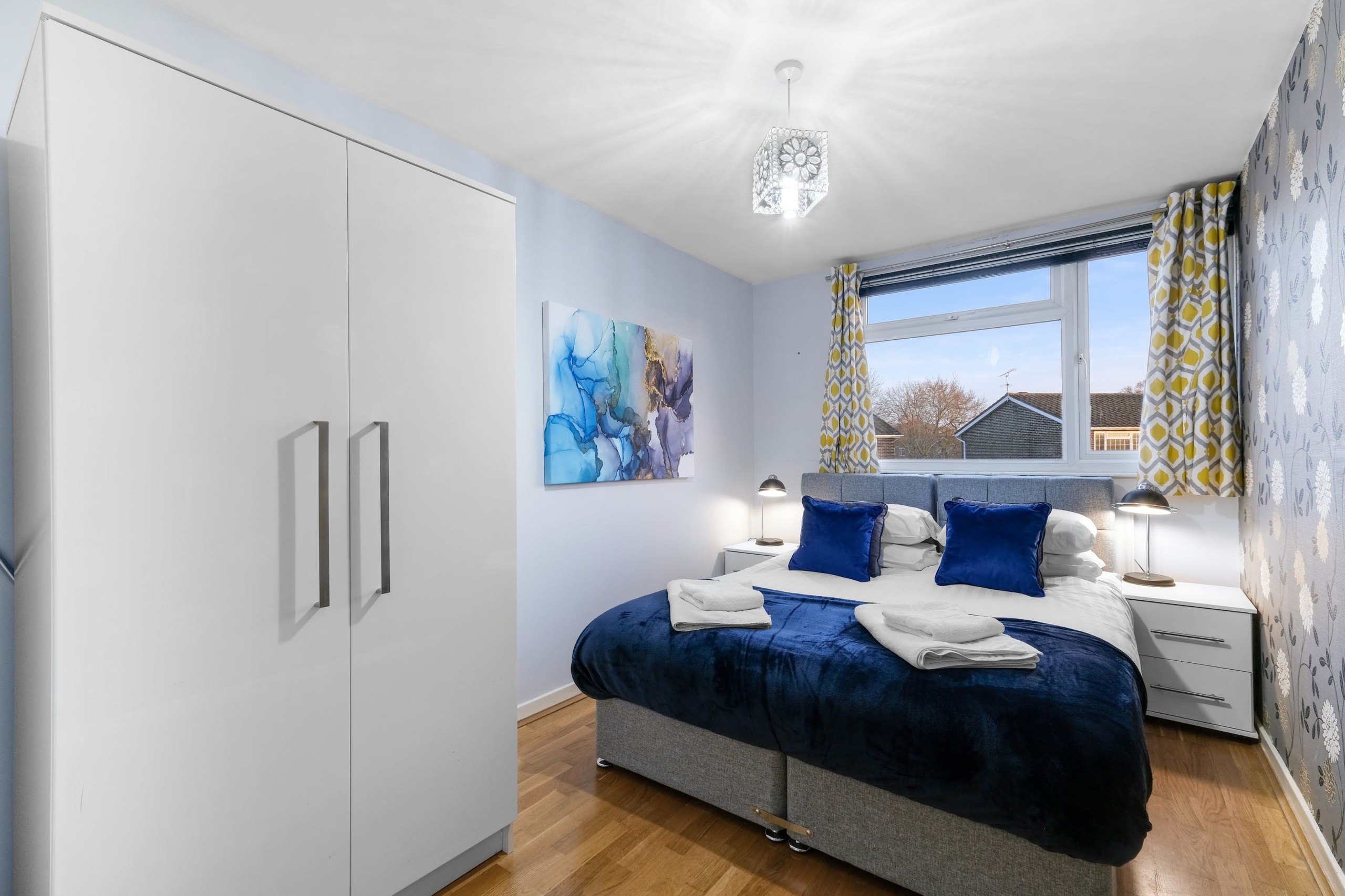 Cadwell Serviced 4 Bedroom house with Parking Maidenhead Serviced