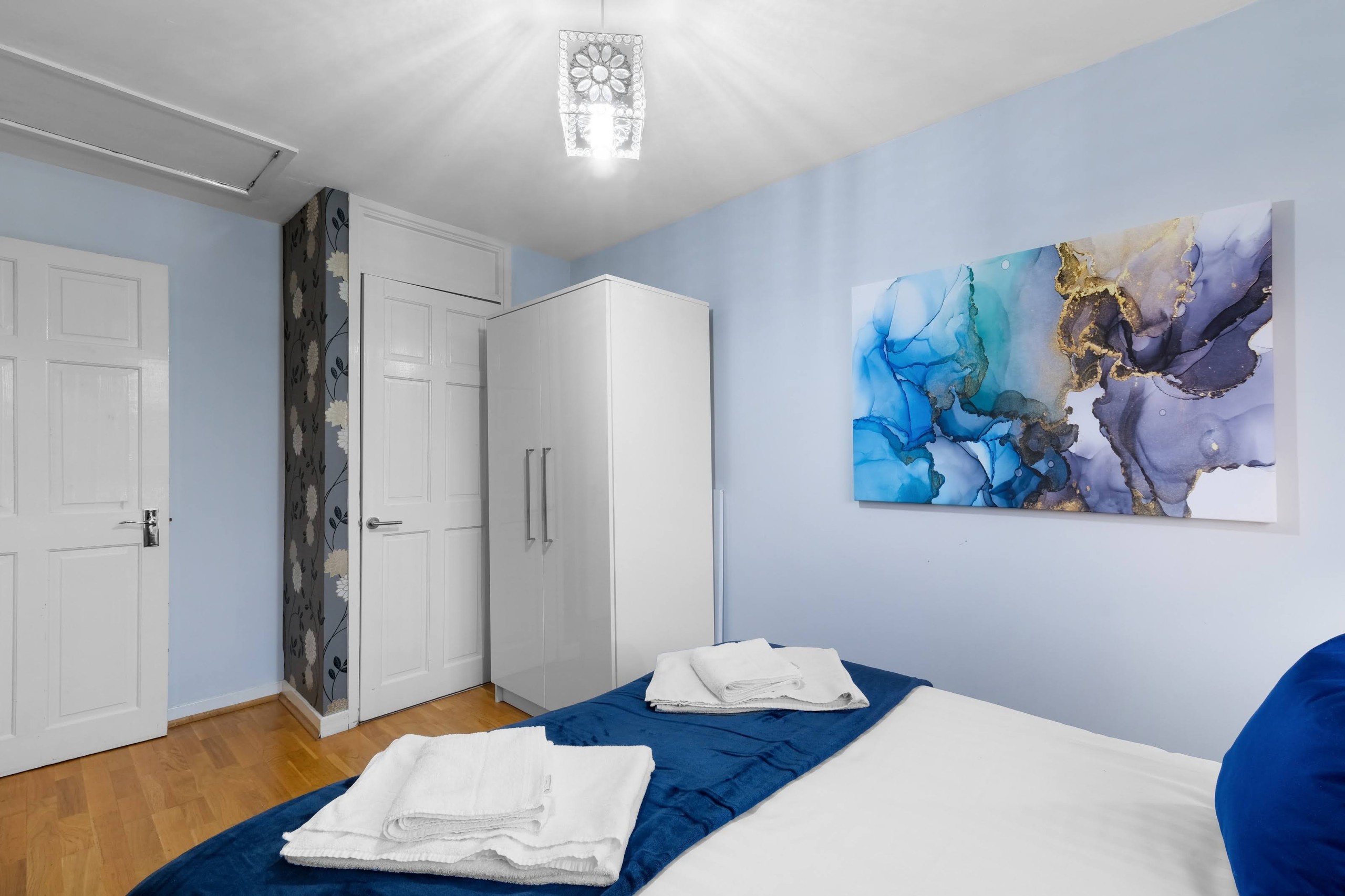 Cadwell Serviced 4 Bedroom house with Parking Maidenhead Serviced