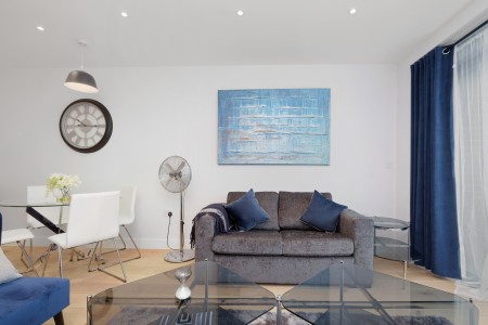 Belmore 2 Bedroom Luxury Apartment with Parking in Stanmore - 21